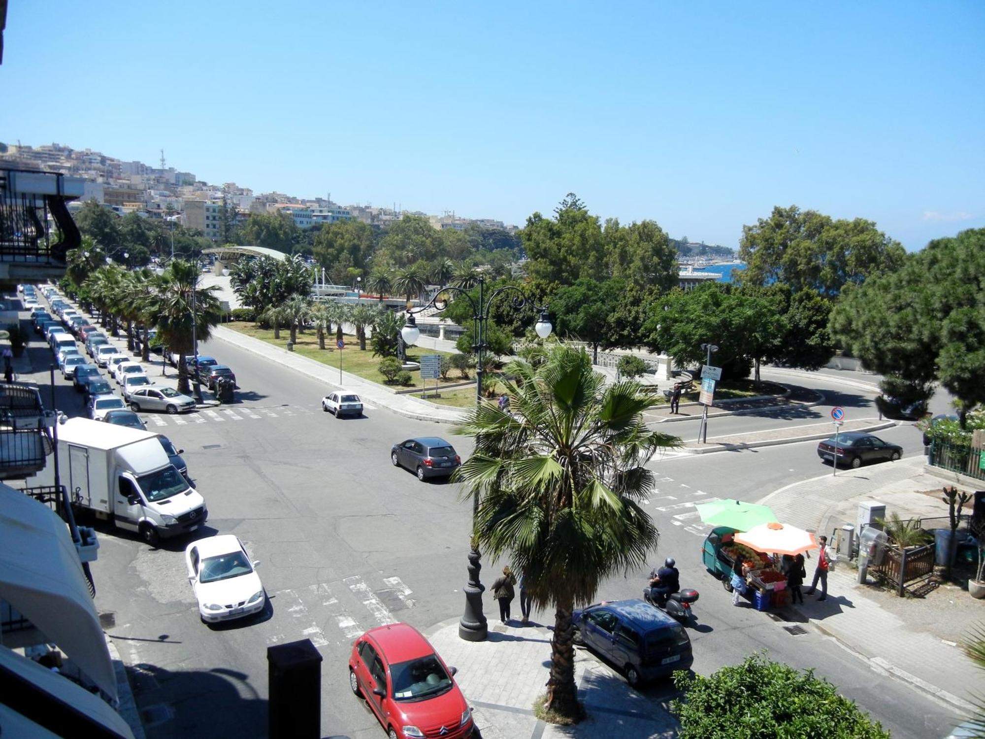 B&B La Pineta Ρέτζιο ντι Καλάμπρια Εξωτερικό φωτογραφία